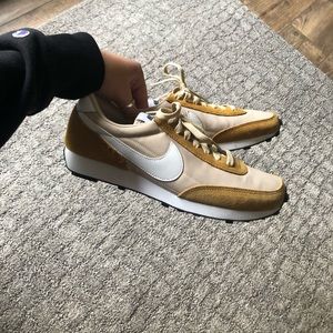 Nike Waffle Debut